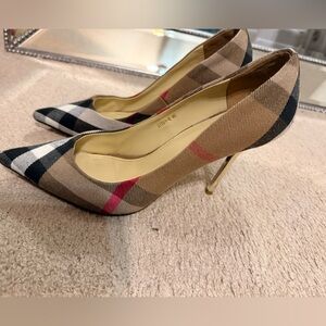 Plaid Pointed-Toe Women's Pumps in Beige and Black